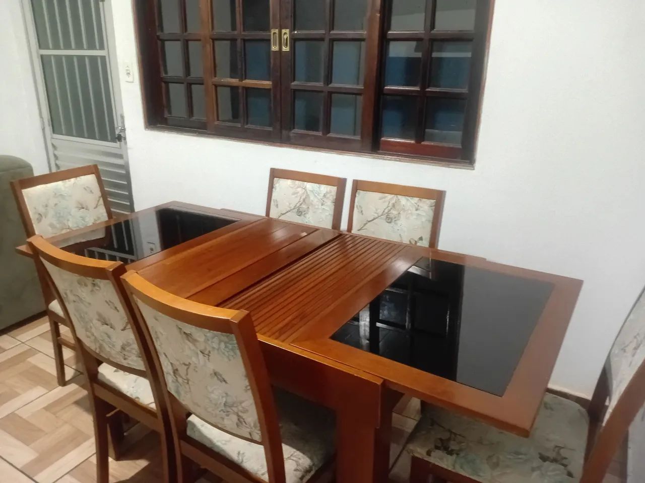Mesa com 6 cadeiras $1.100 - Foto 4