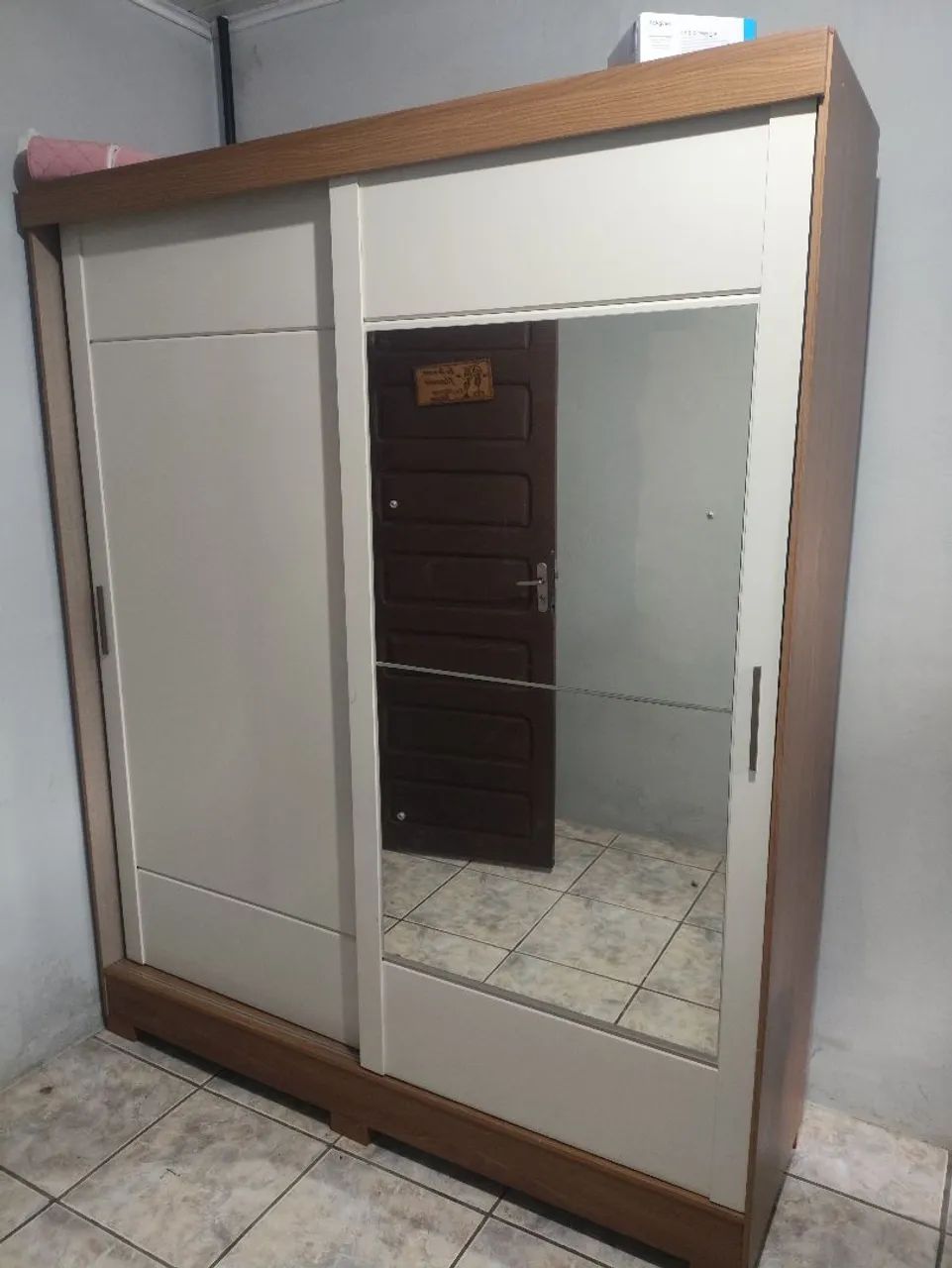 Guarda roupa solteiro, porta de correr com espelho  - Foto 3