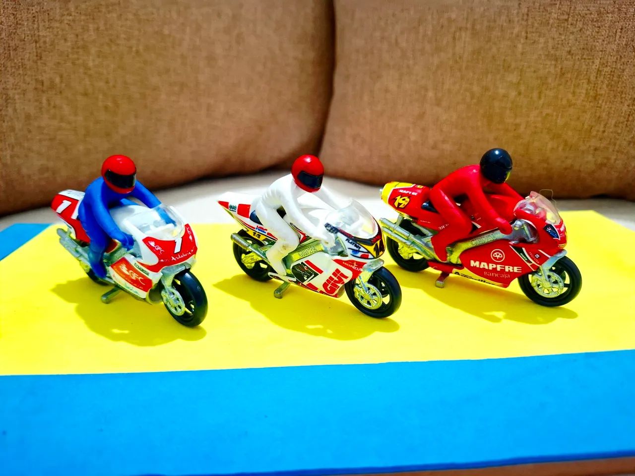 Miniaturas de Motos de Corrida 1:29 