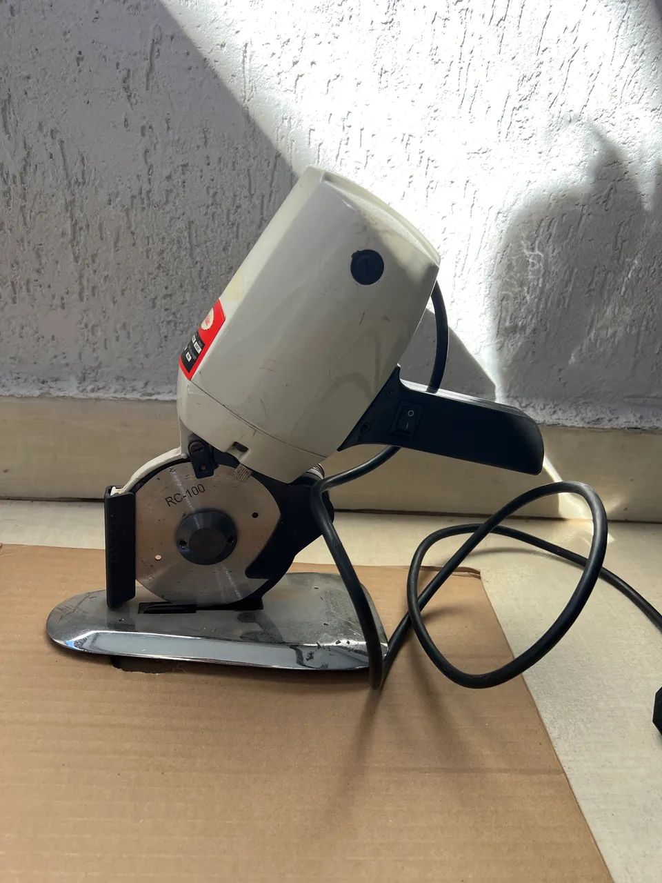 Máquina de Corte Circular para Tecido StarMake RC-100 - 220V