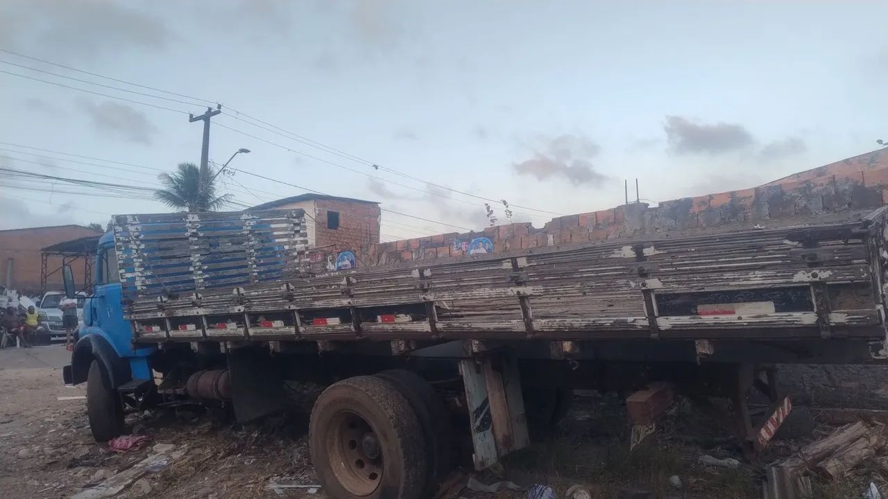 Caminhão bruto  - Foto 2
