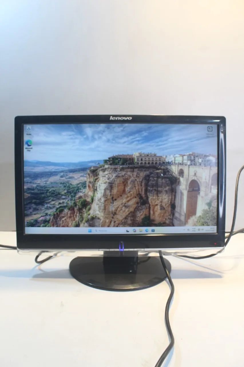 Monitor Lenovo 19" 