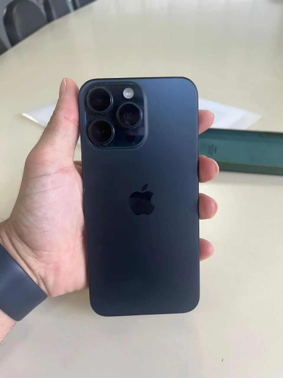 iPhone 15 pro max azul titânio  - Foto 3