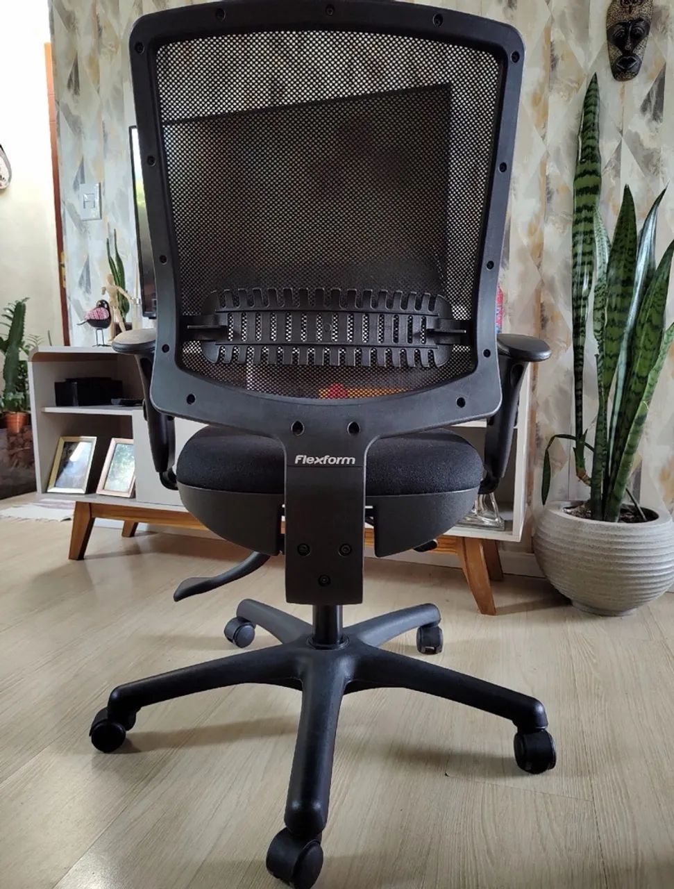 Cadeira de Escritório FlexForm Unni All Black  - Foto 3
