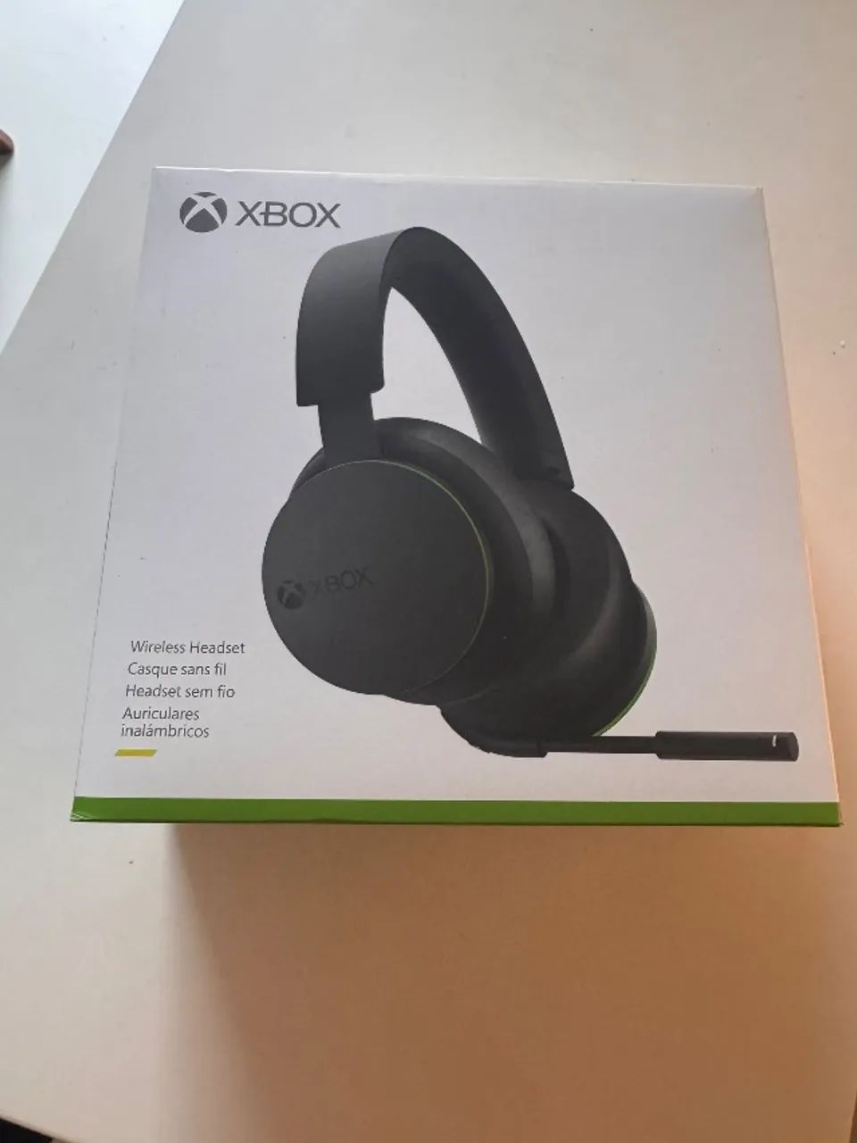 Xbox Wireless Headset by Microsoft with Bluetooth and 20-Hour Spatial Audio451035536242124804