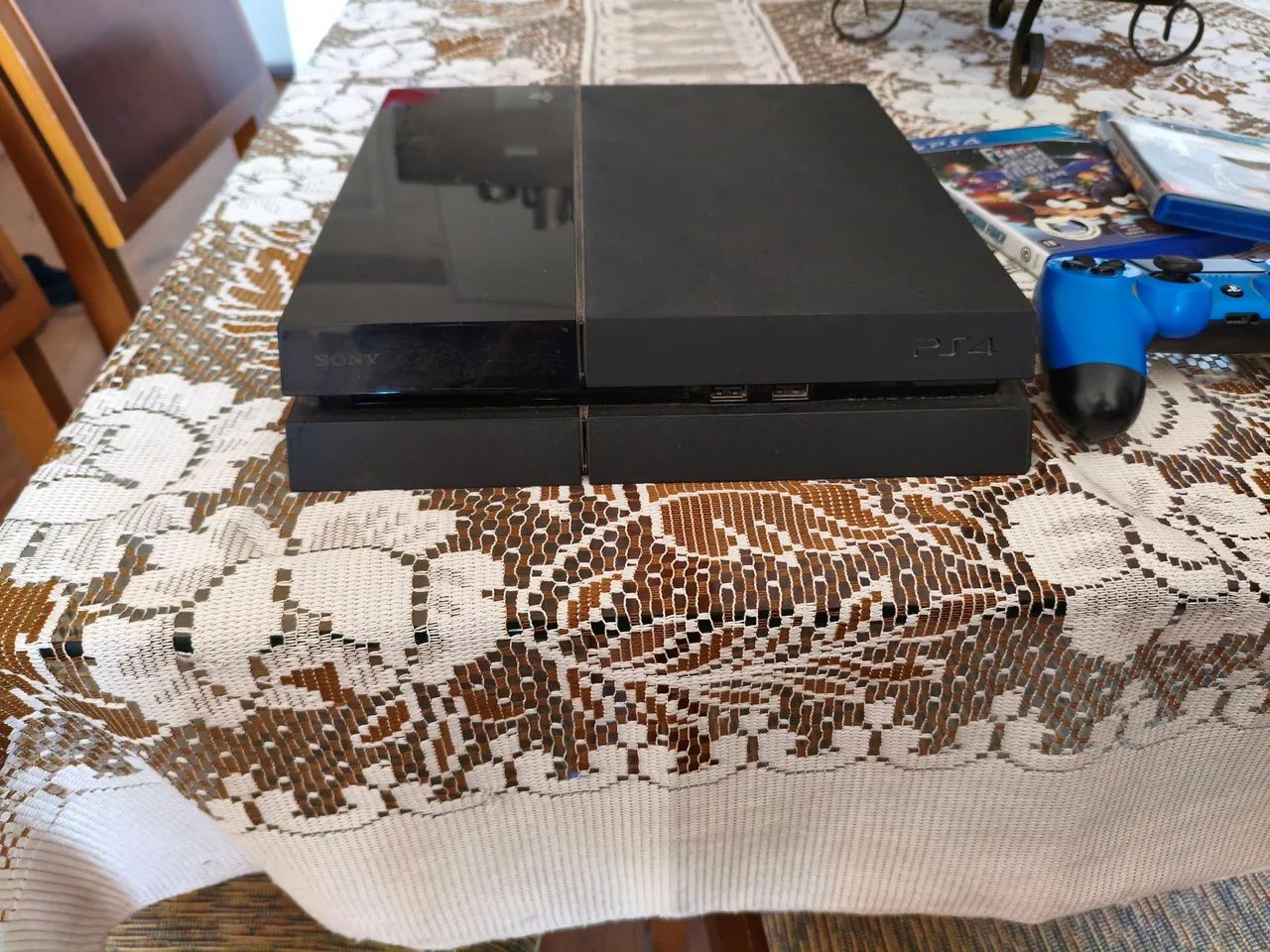 Playstation 4 (PS4) + 2 Controles + 2 Jogos - Foto 3