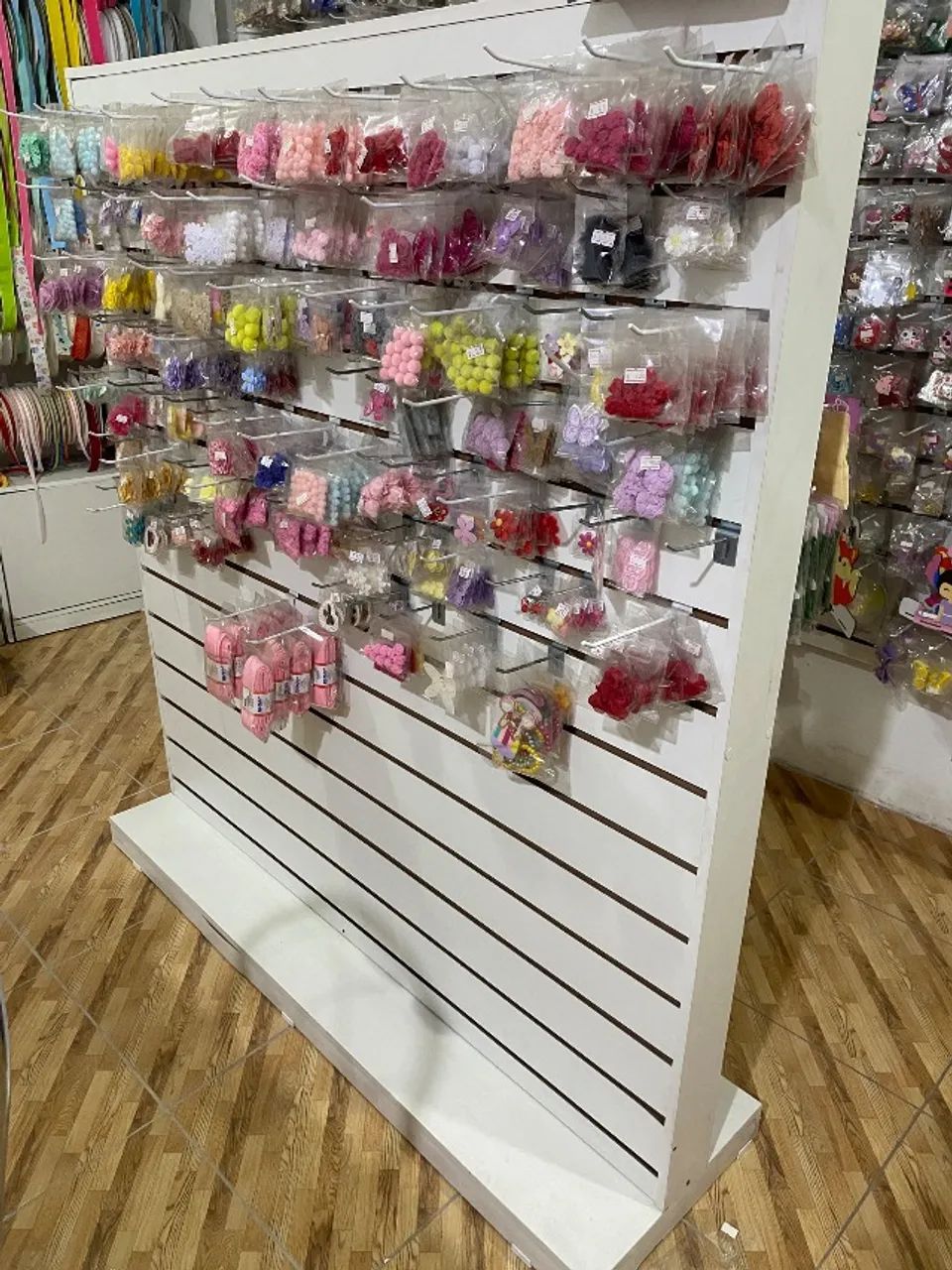Expositor de bijouterias e produtos