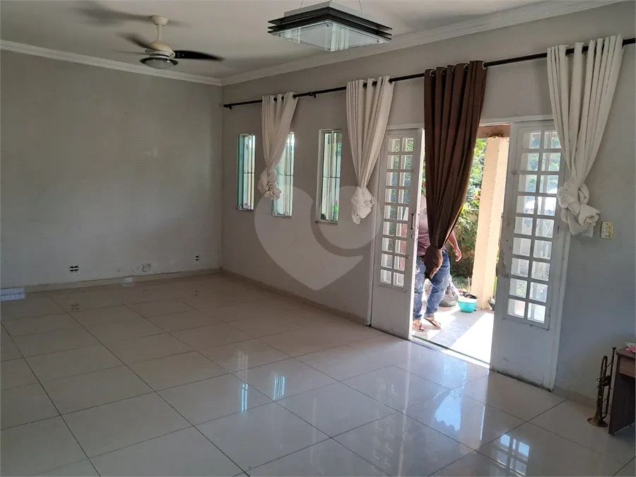 Casa com 2 quartos para locação em Roma - RJ