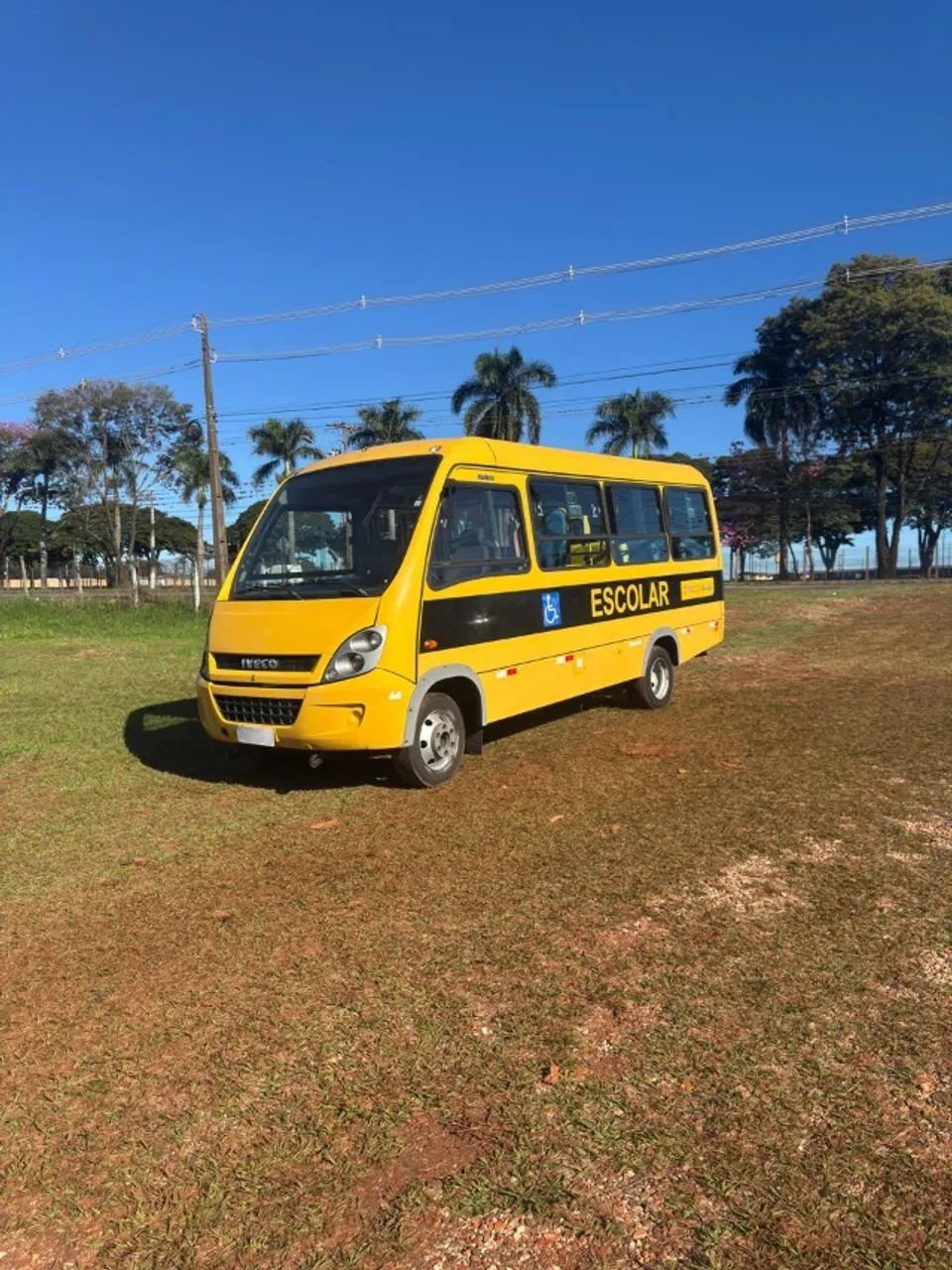 Micro ônibus Iveco City Class 70c17 ano 2014,