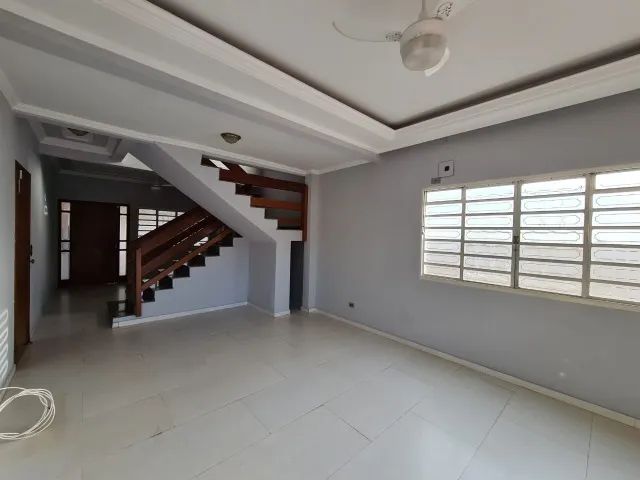 Sobrado com 4 suítes e 2 quartos - Foto 2