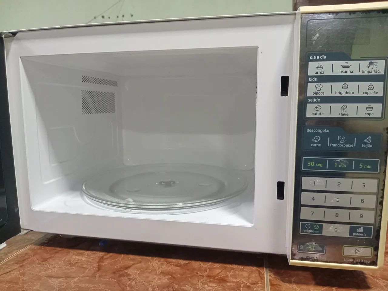 Vendo micro-ondas midea  - Foto 4