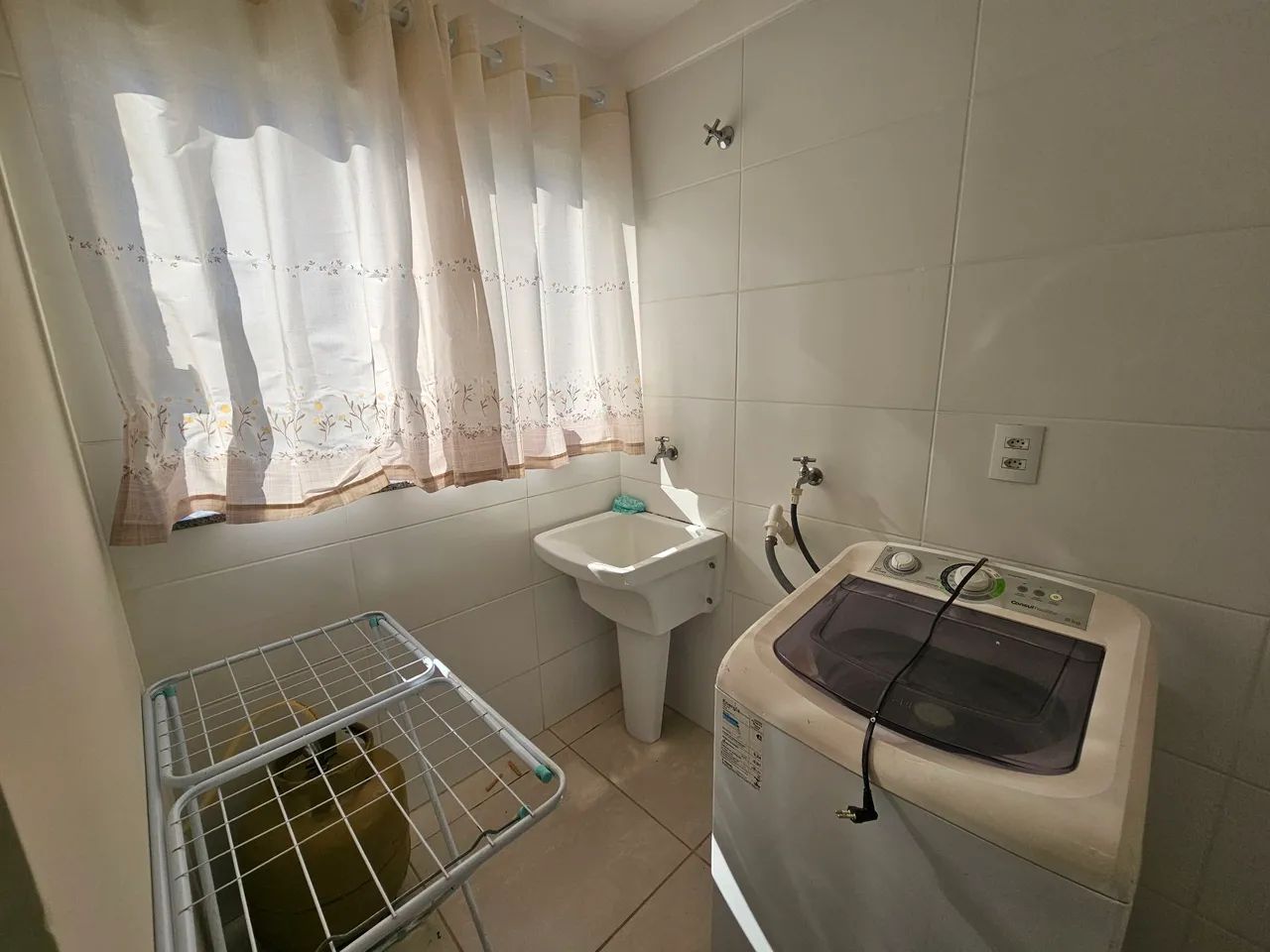 Apartamento Mobiliado 2 Quartos Próximo ao Centro - Foto 5
