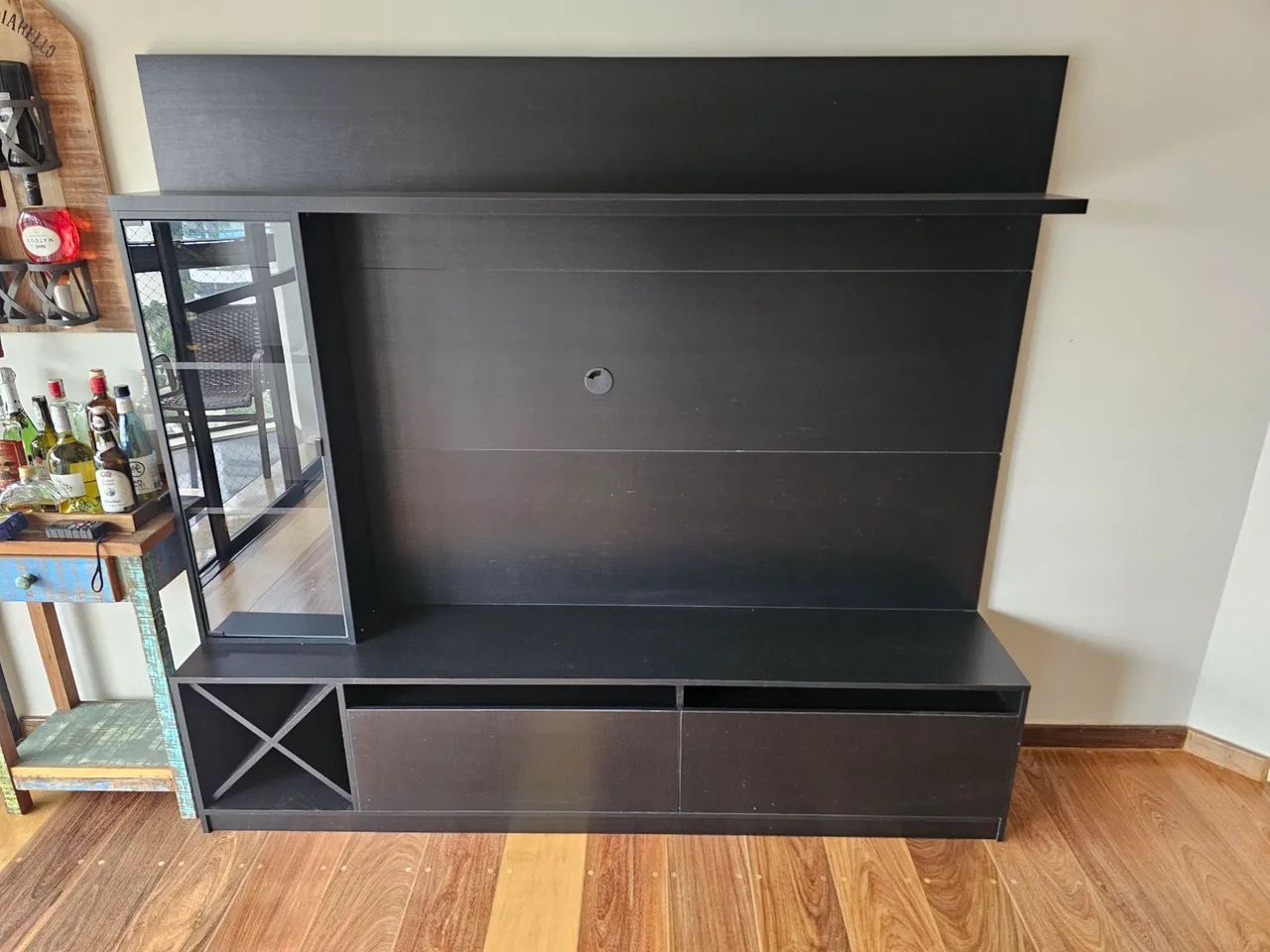 Rack com painel e cristaleira 