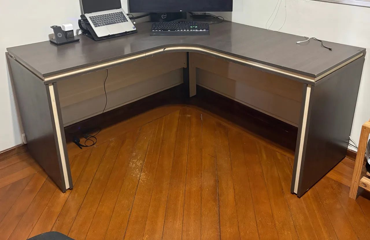 Mesa Escritório de Madeira em L
