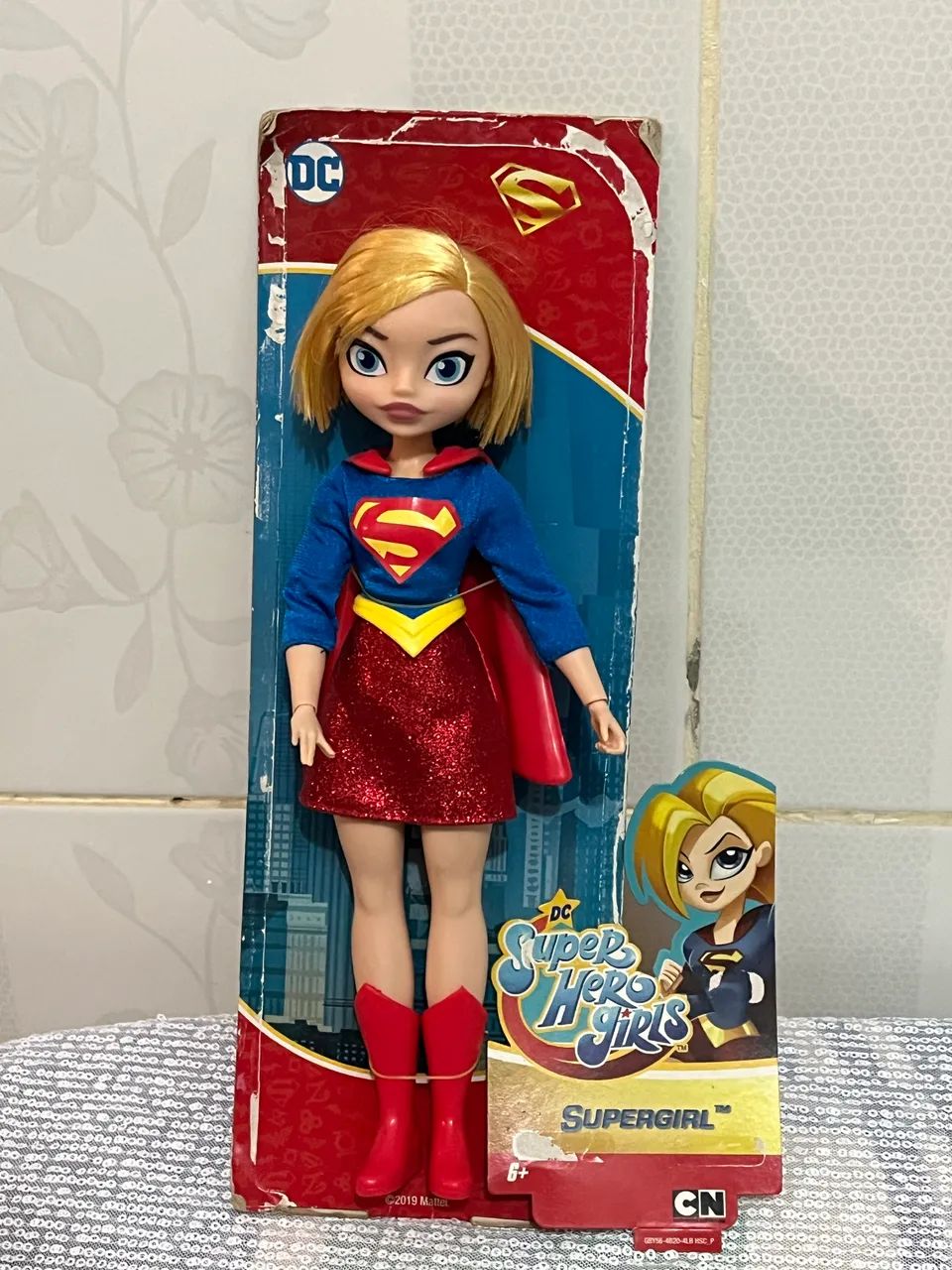 Boneca superguirl nova sem uso no estado 
