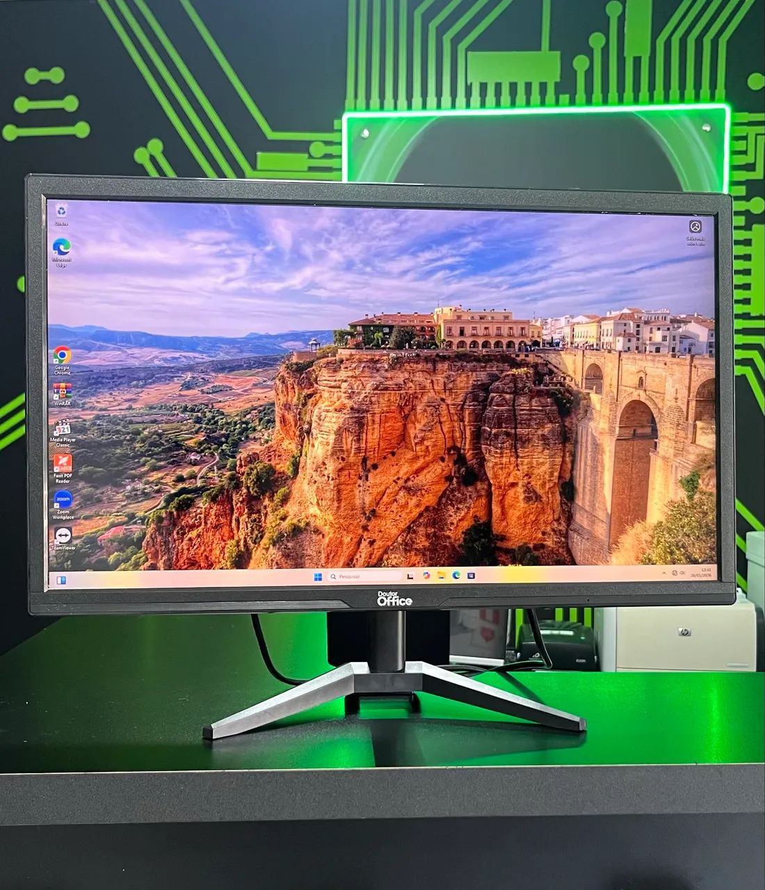 Monitor LED 21 polegadas Doutor Office - Excelente Estado