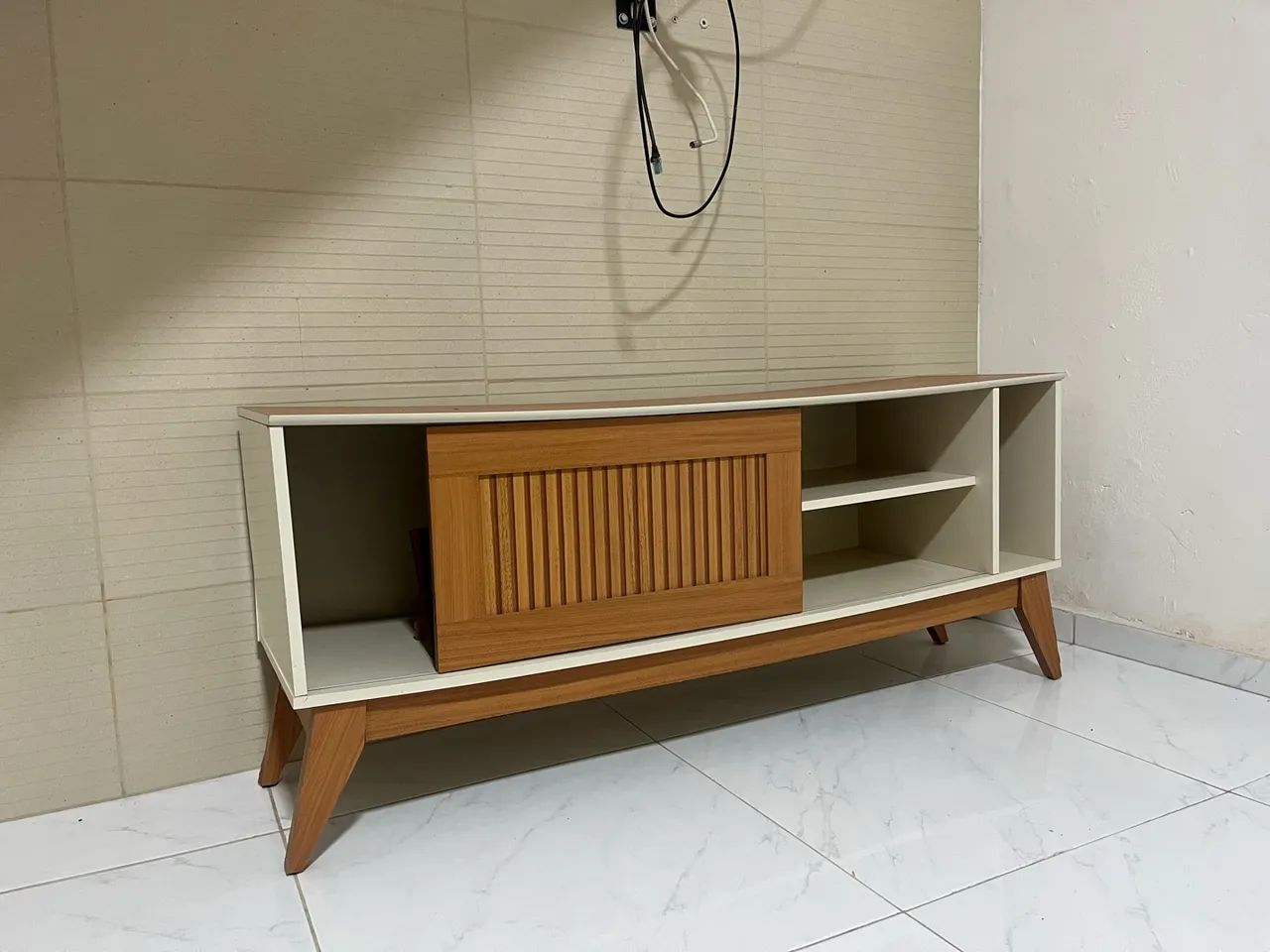 Rack para TV com Porta de Correr - Estilo Retrô - Foto 5