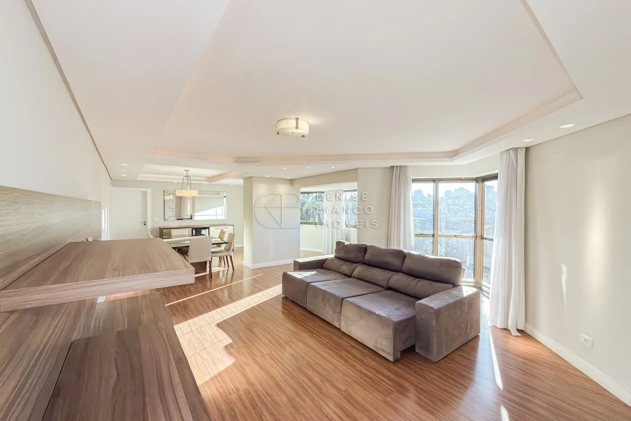 Apartamento no Batel, 210m2, 3 quartos e 2 vagas de garagem - Foto 4