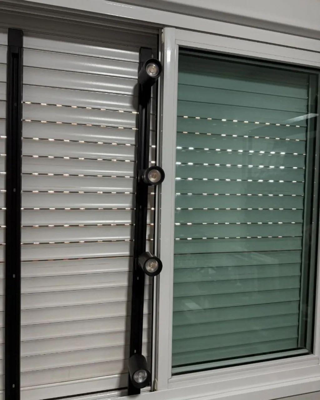 Trilho Eletrificado LED 2 Metros com 6 Spots 3000K - Foto 4