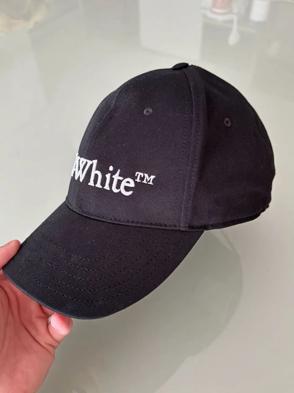 Off-White Boné Helvetica - Foto 3