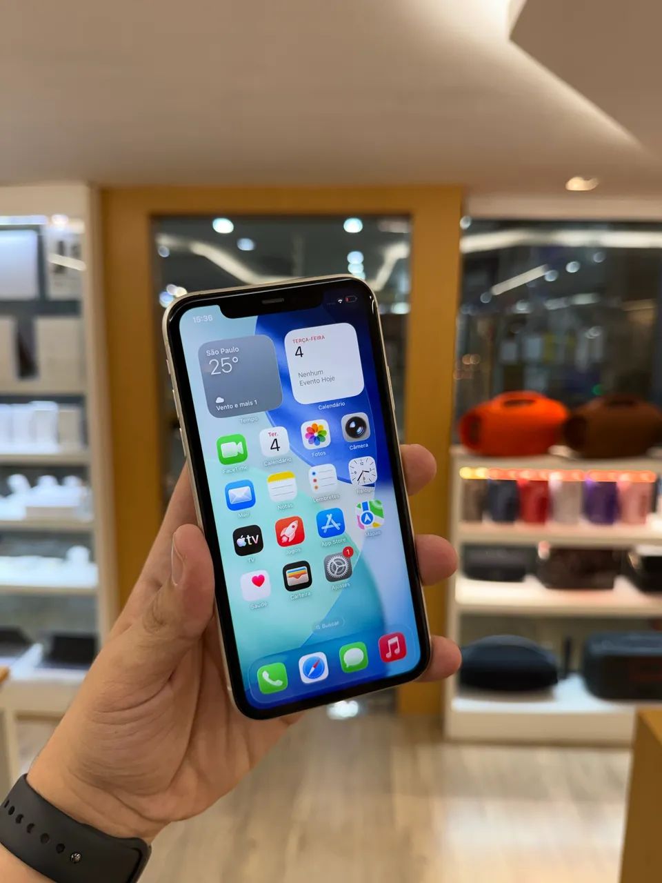 iPhone 11 128GB Branco - Bat 71%  - Foto 4