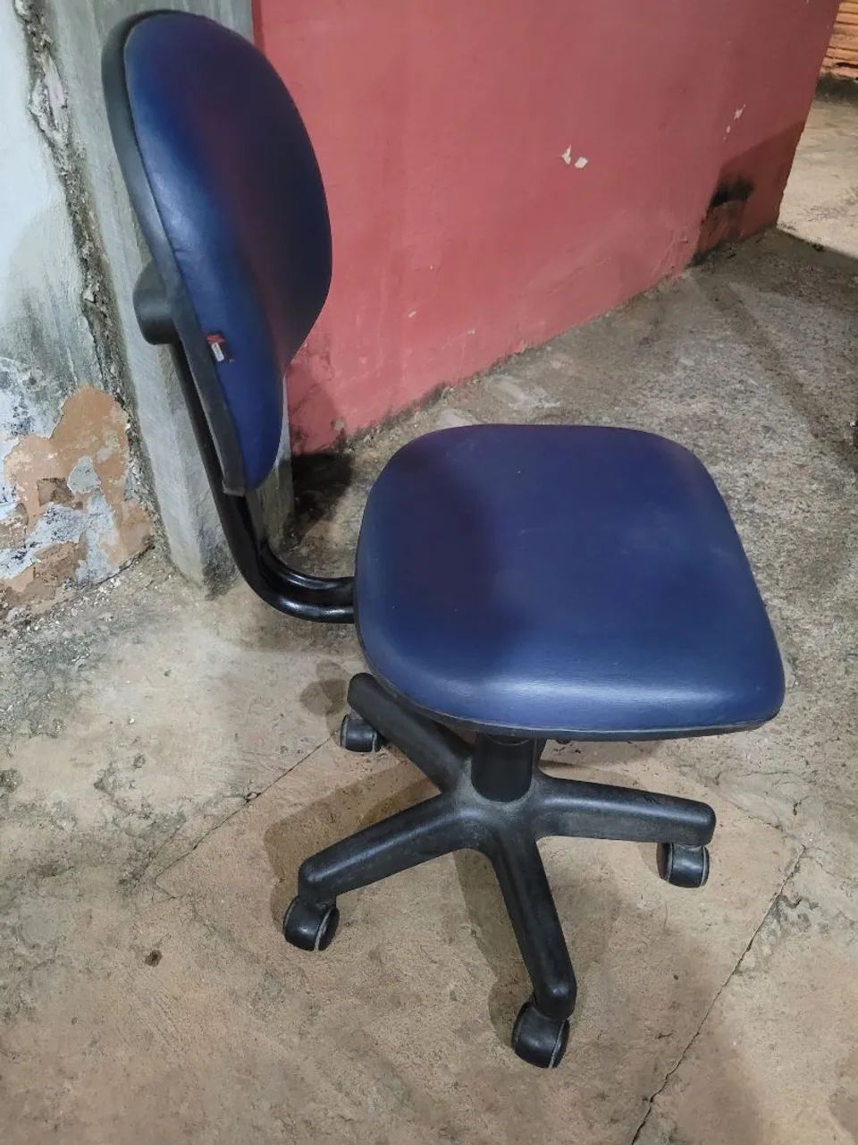 Cadeira para Escritório Conservada! Entrega a Combinar  - Foto 4