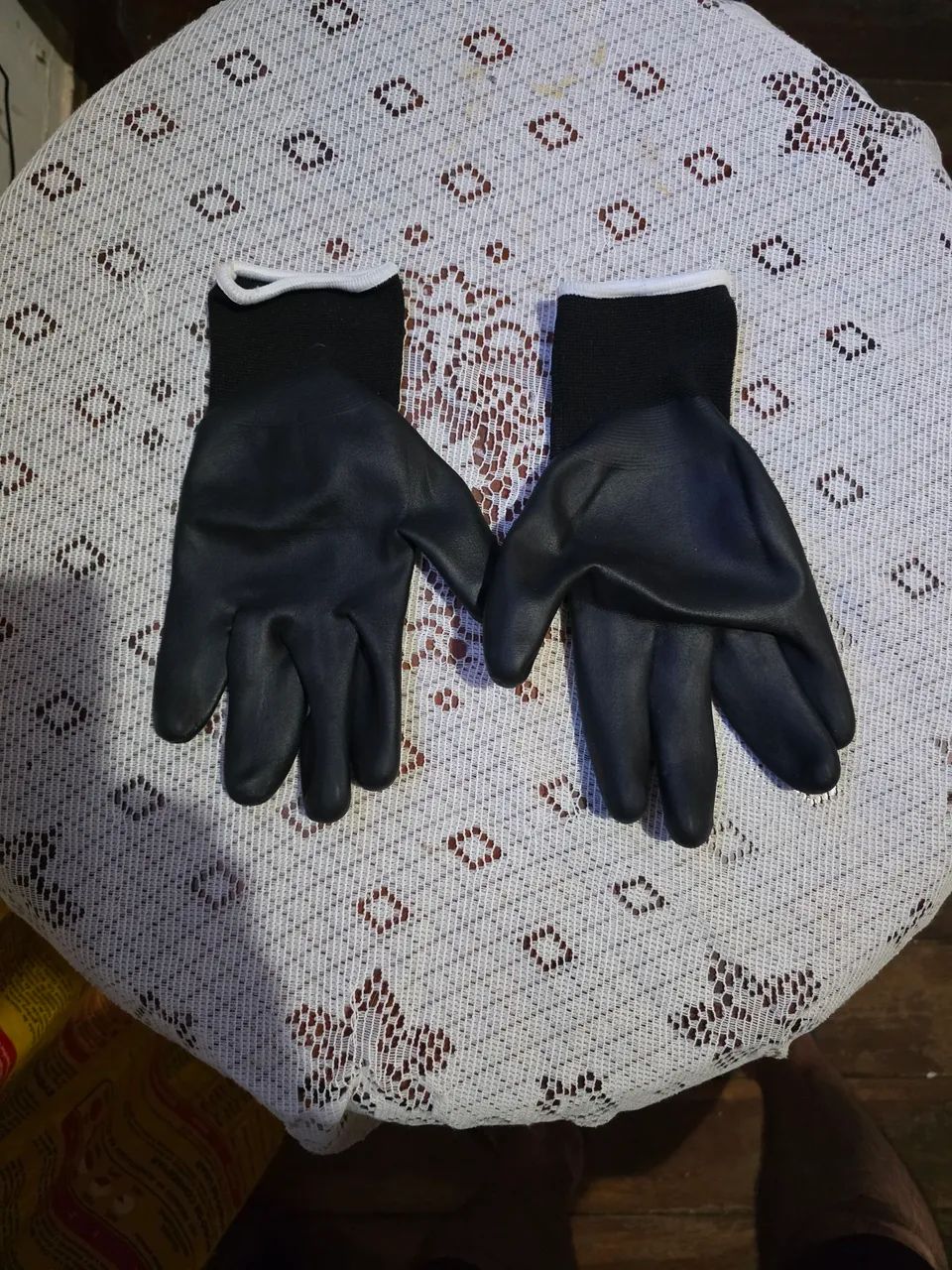 NOVA!!! LUVAS DE ELETRICISTA ATÉ 400V!!! NUNCA FOI USADA!!! - Foto 2