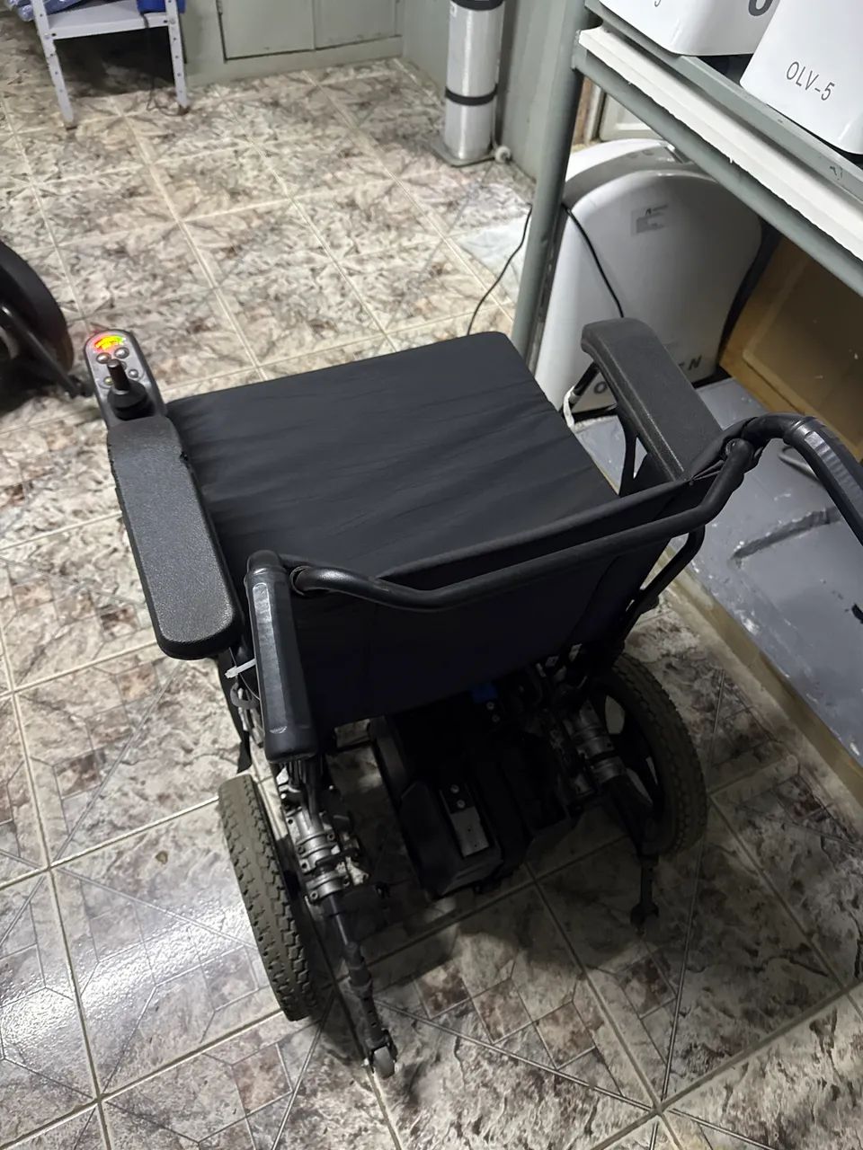 Cadeira de rodas motorizada  - Foto 4