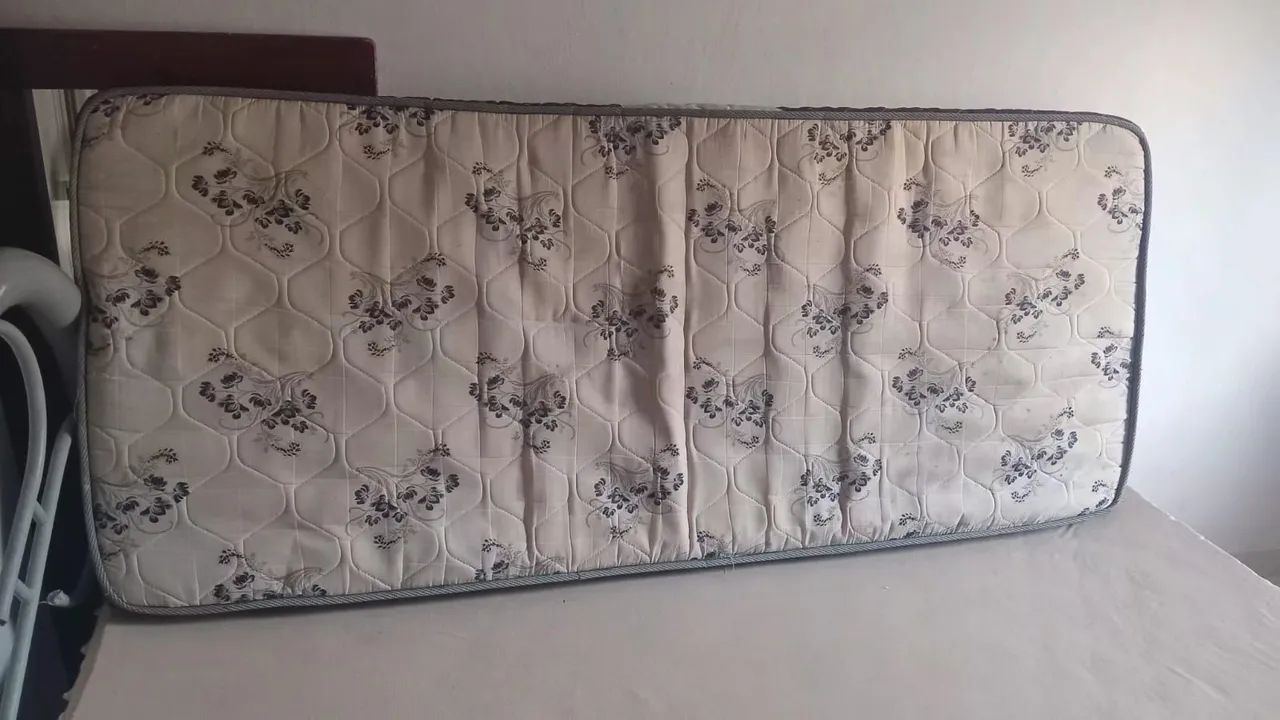 Cama e 2 colchão  - Foto 2