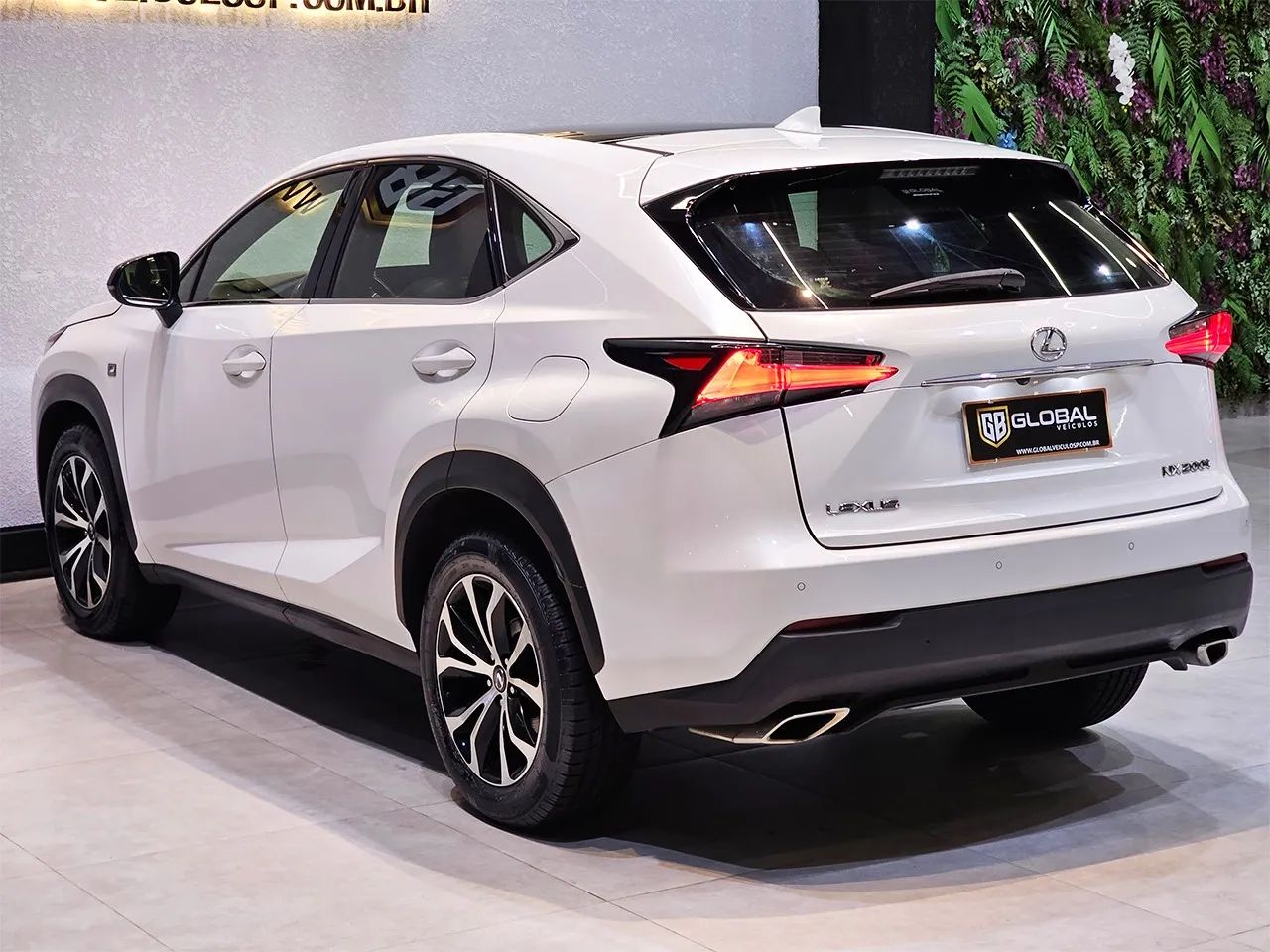 Lexus NX-200t F-sport 2.0 16V 238cv Aut., foto 5 de 20