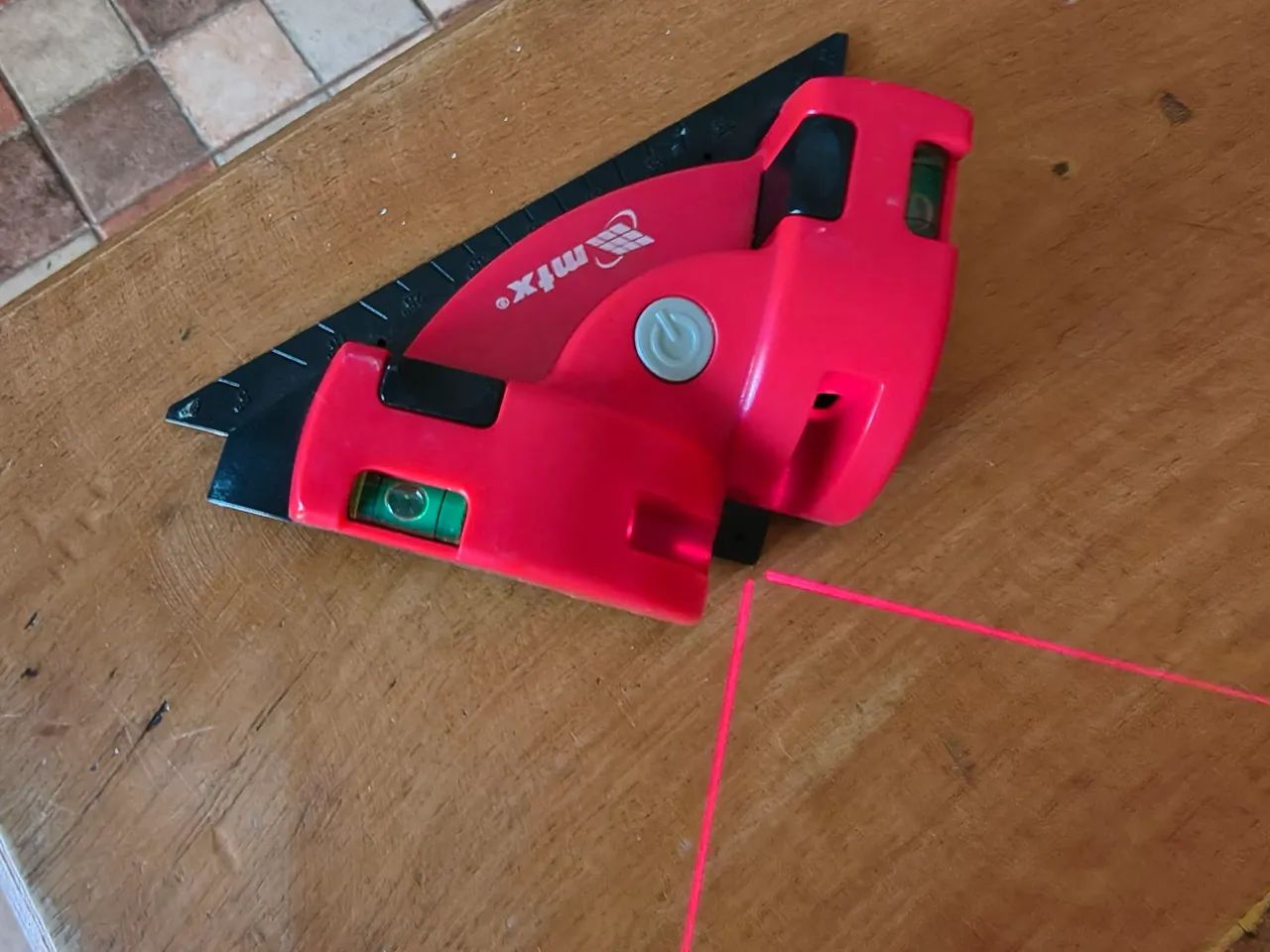 Nível laser e esquadro - Foto 2