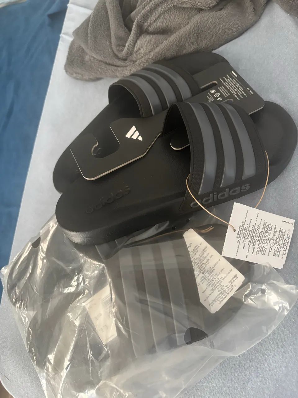 Vendo Adilette  - Foto 2