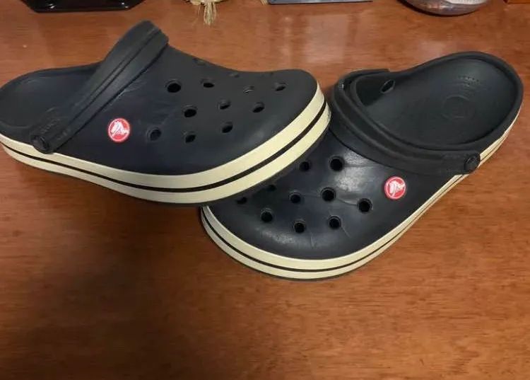Vendo kit 4 Crocs originais - Foto 3