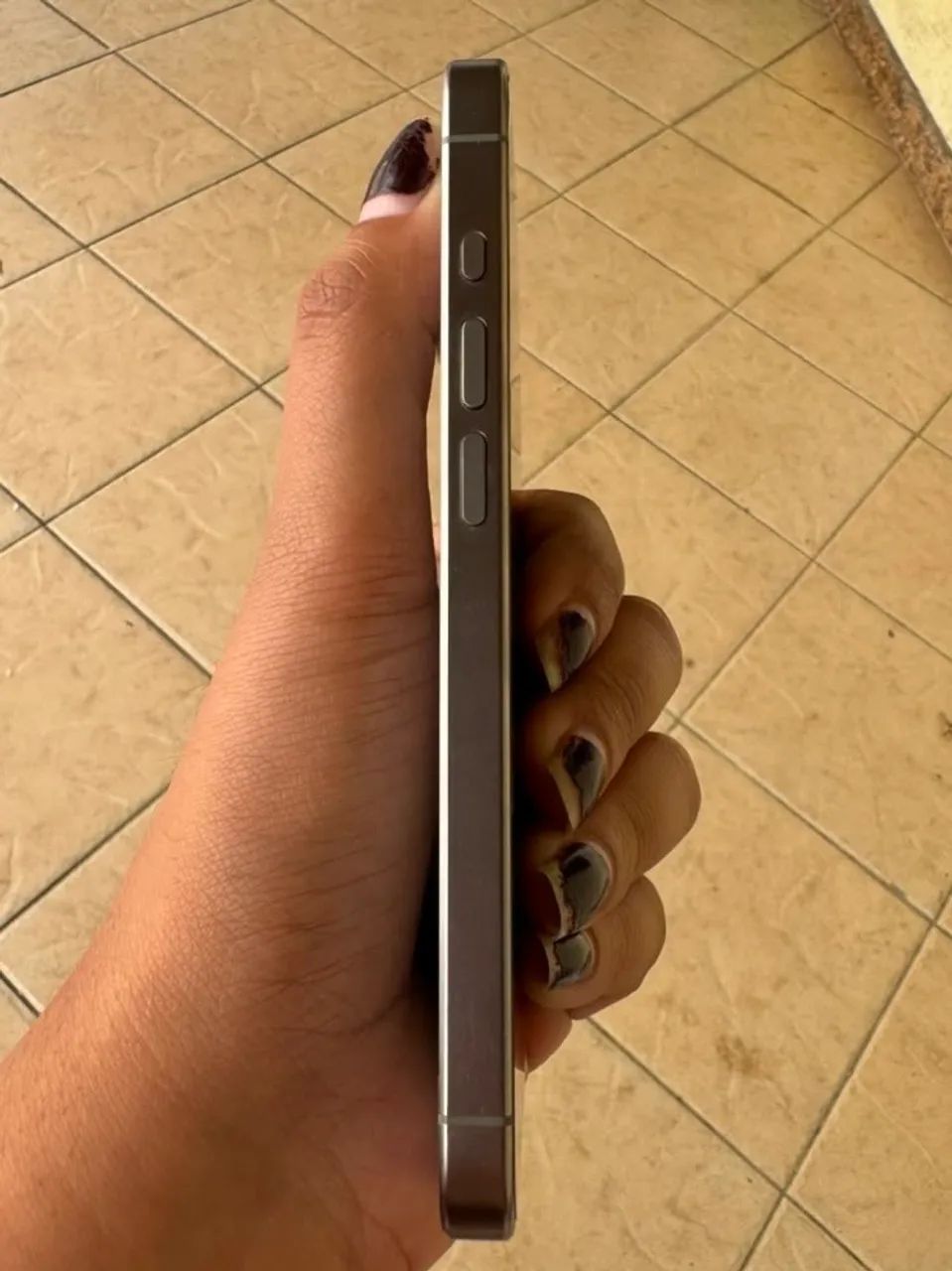 iPhone 15 pro, com caixa e cabo originais  - Foto 3