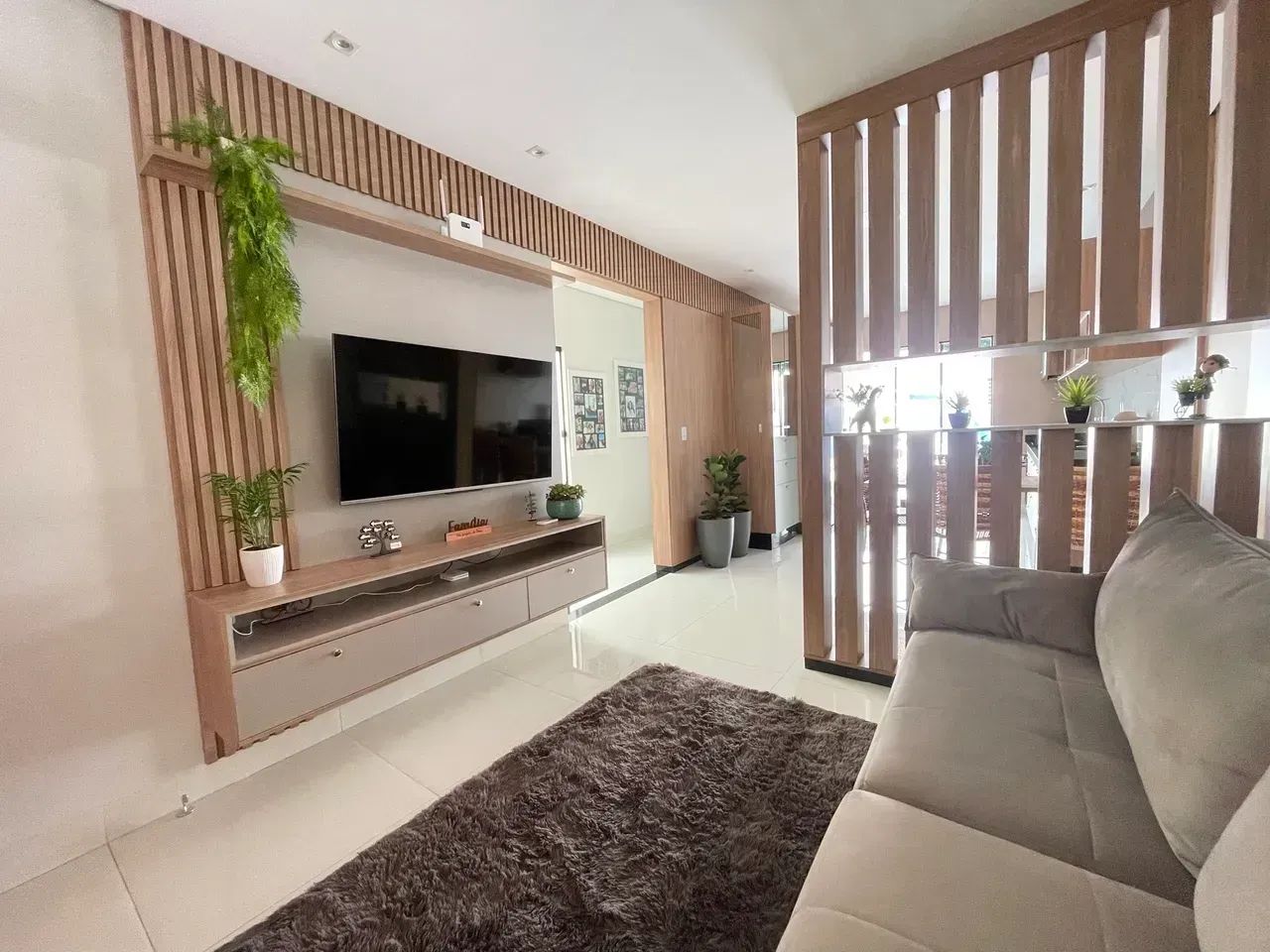 Linda Casa a Venda com 3/4 e Piscina no Parque Ohara