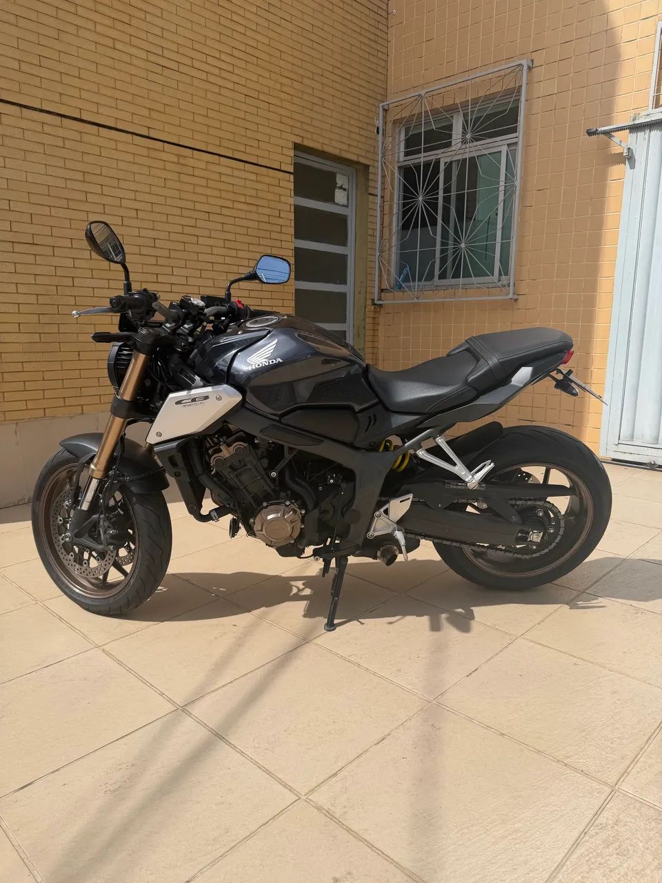 Cb 650r 2022 - Foto 4