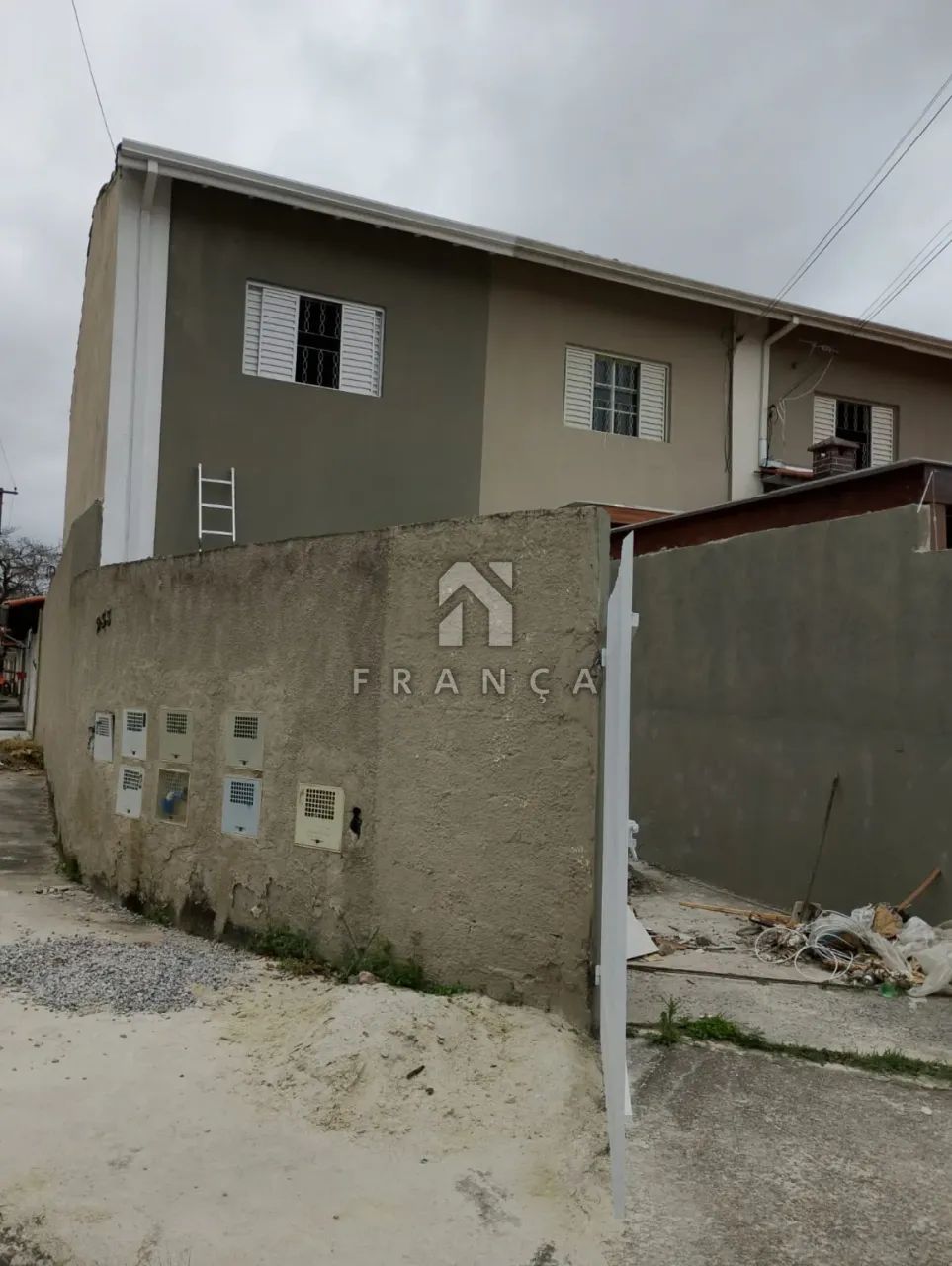 CASA - 02 DORMITÓRIOS - CIDADE NOVA JACAREÍ