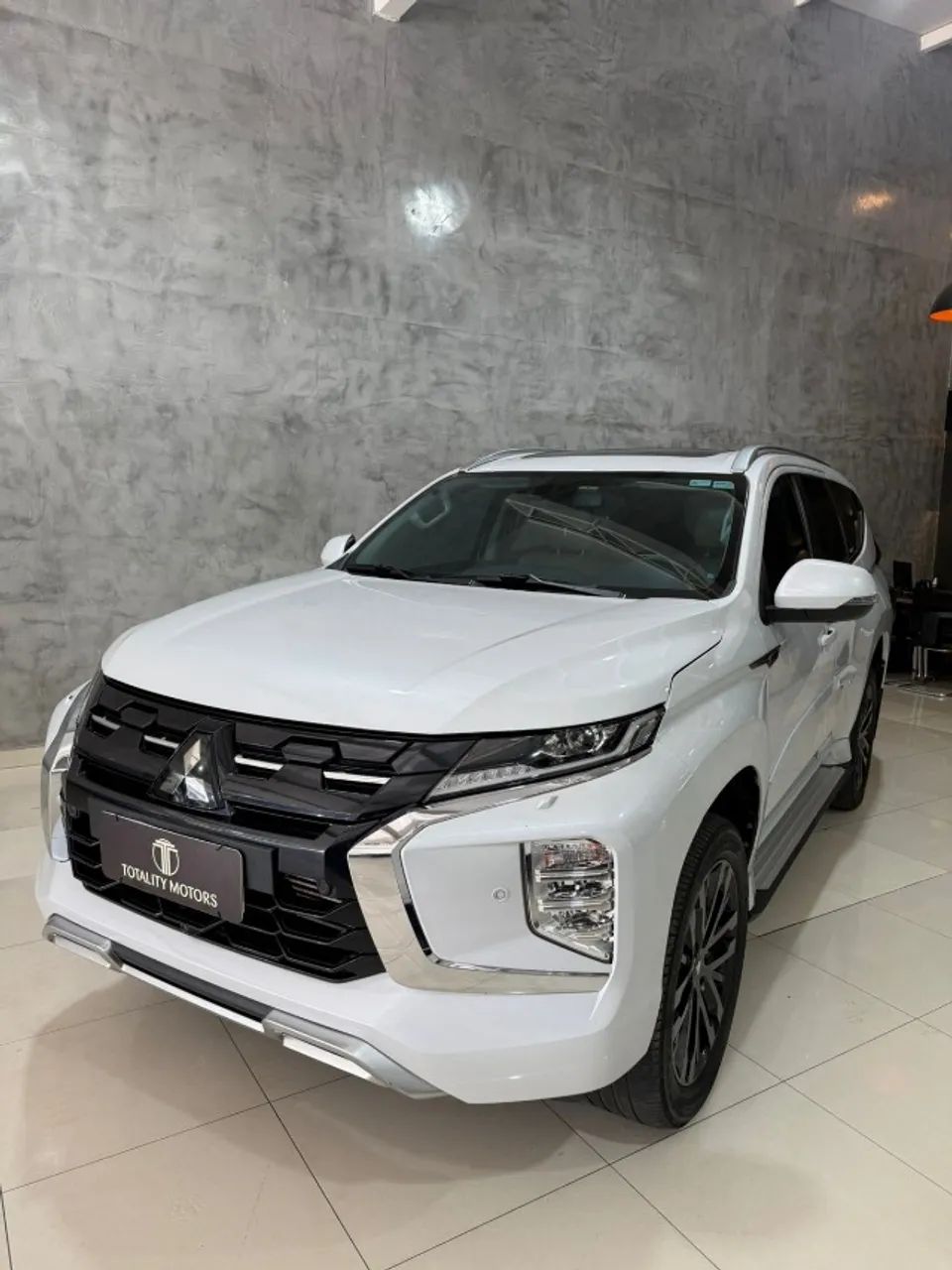 Mitsubishi Pajero 2025