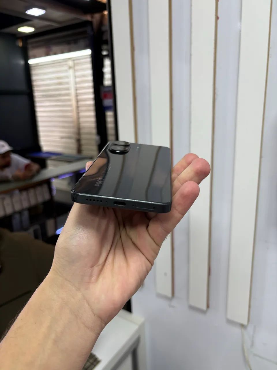 POCO X7 PRO - 512GB / 12 RAM - Foto 2