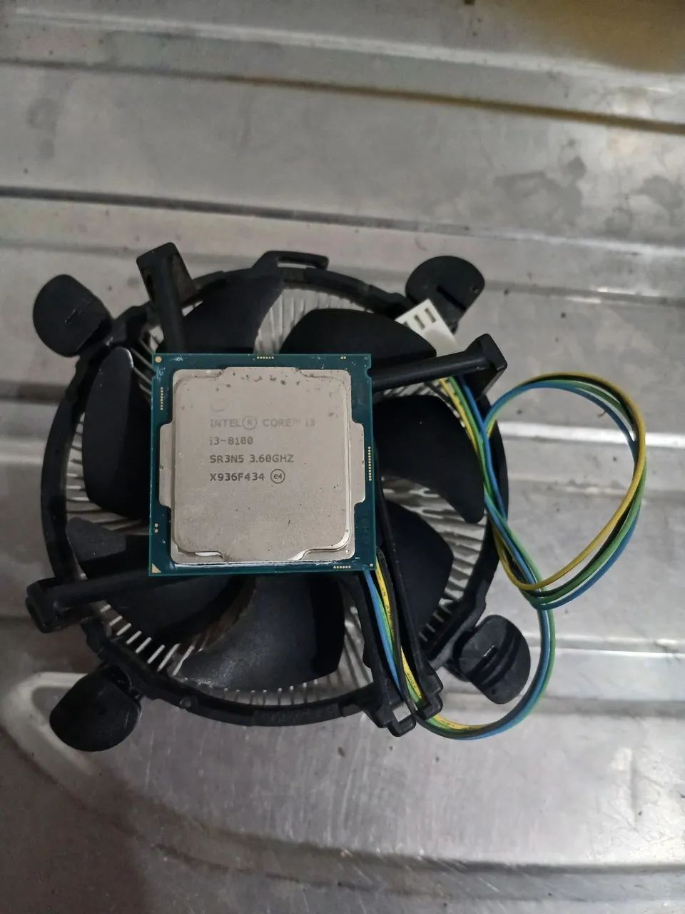 Processador 8° geração intel core i3 8100+cooler - Foto 2