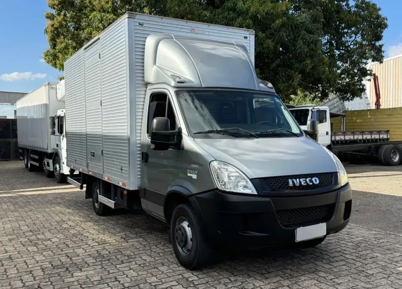 Iveco baú bem conservada  - Foto 2