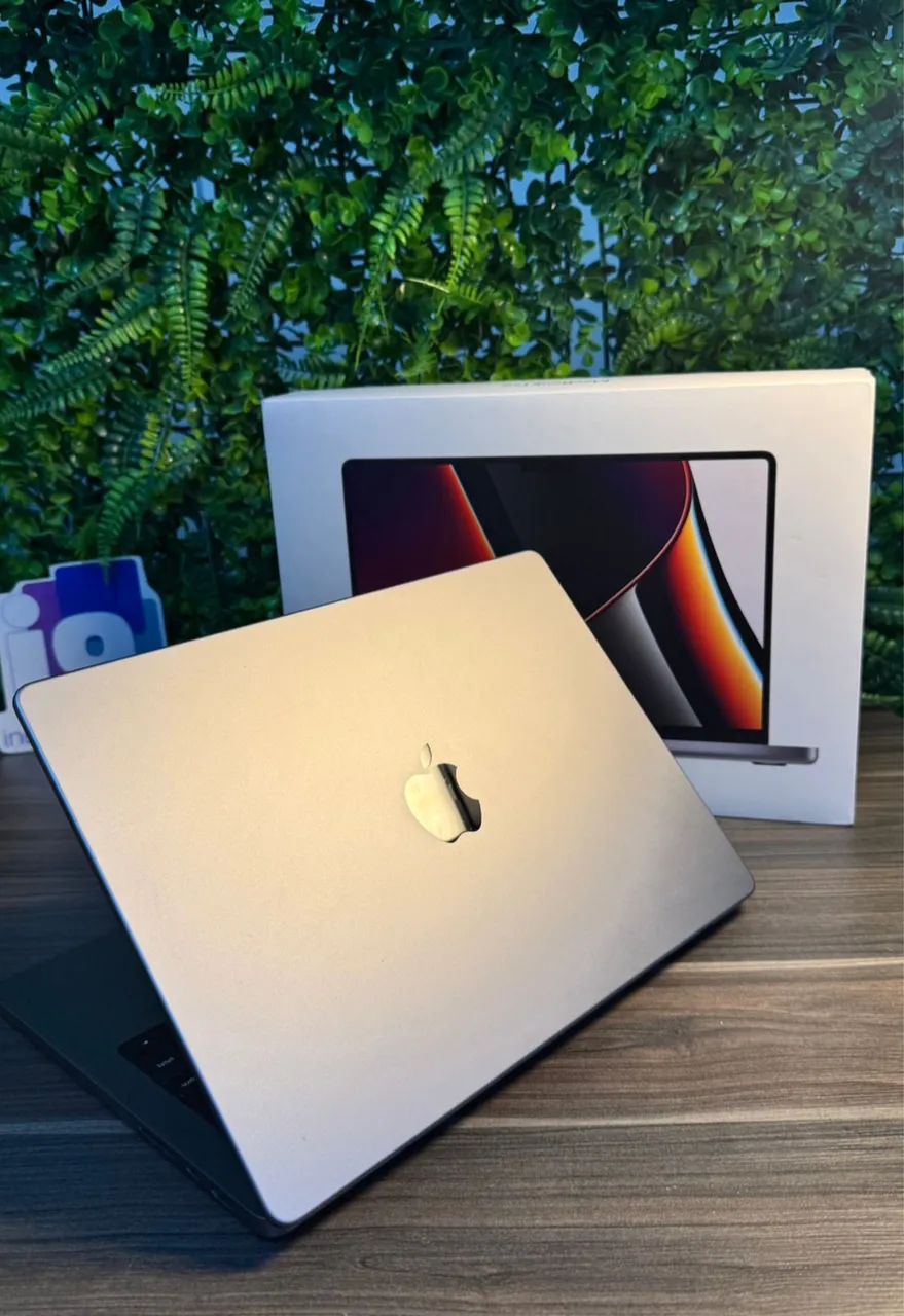 MacBook Pro 2021 A2442 Processador: M1 MAX 32GB DDR5 1TB SSD