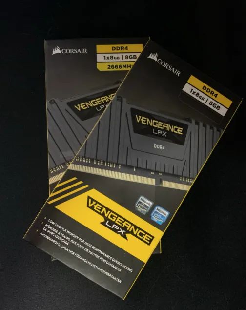 2 memória Corsair 8 Gb DDR4 2666Mhz Vengeance LPX ( Totalizando 16