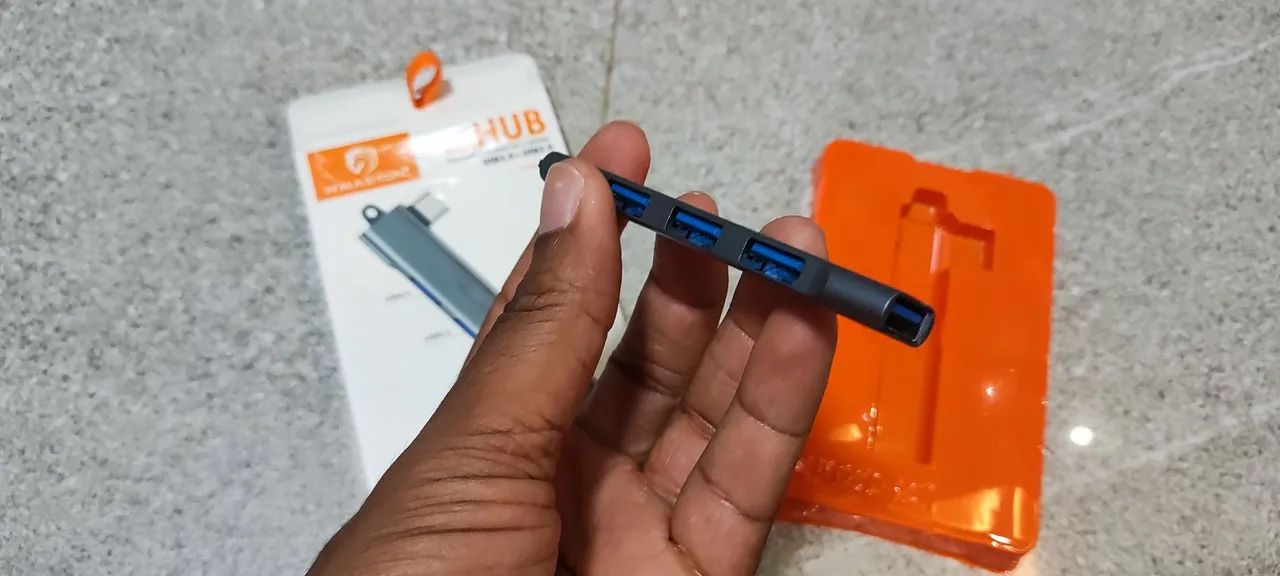 Hub USB tipo c com 4 entradas 