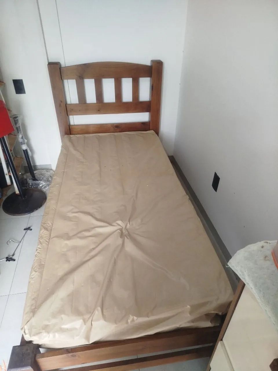 Cama de madeira Solteiro com colchão  - Foto 2