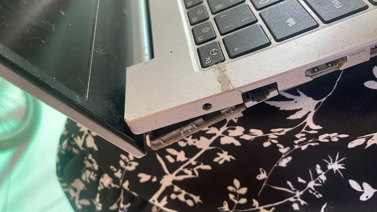 Notebook Samsung Book E30( Peças ou reparo)