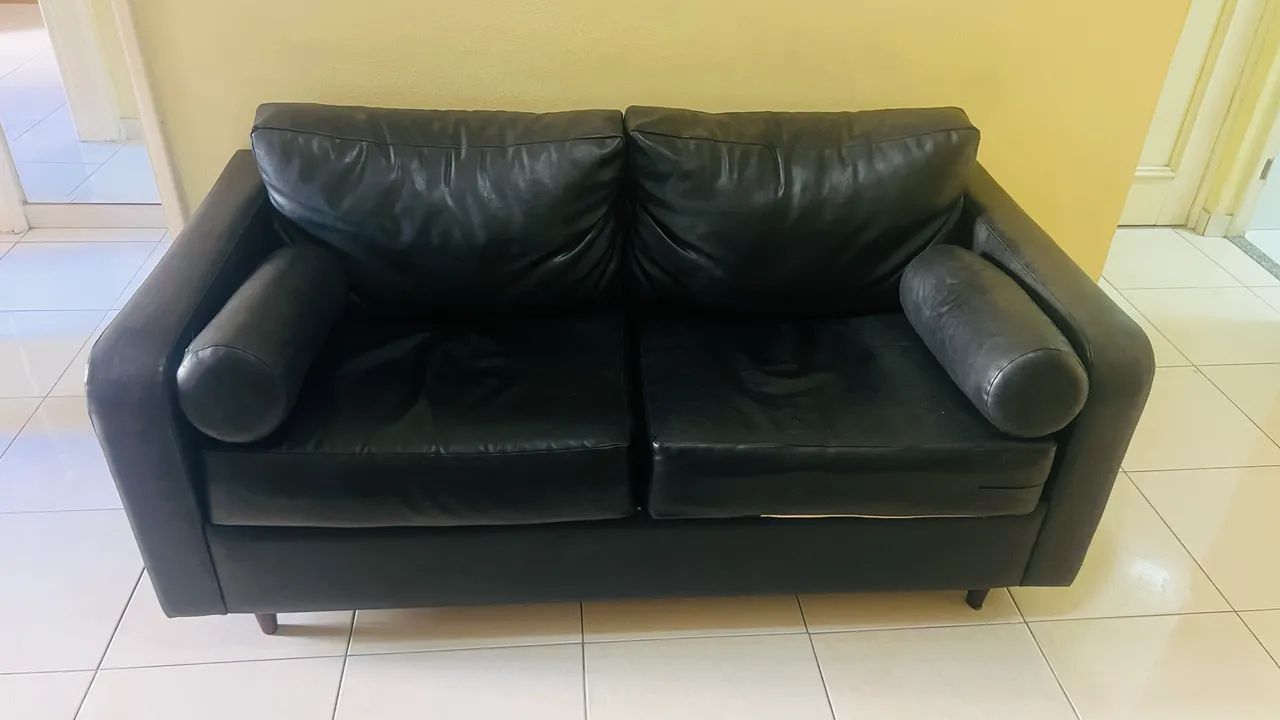 Sofá cama 2 lugares preto courino
