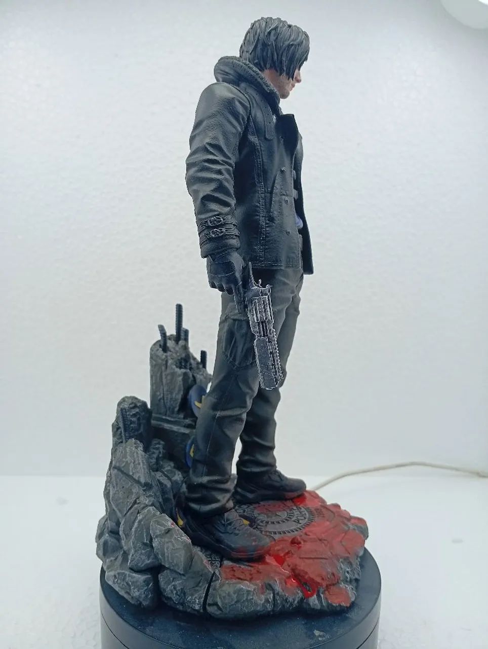 LEON KENNEDY Residente evil réquiem  - Foto 3