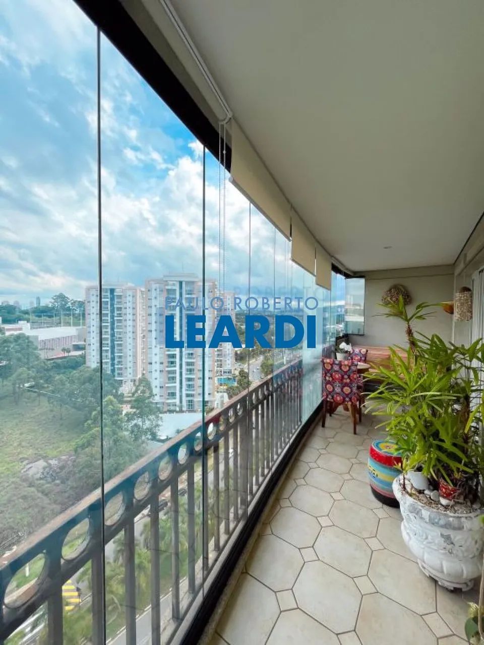 APARTAMENTO - TAMBORÉ - SP