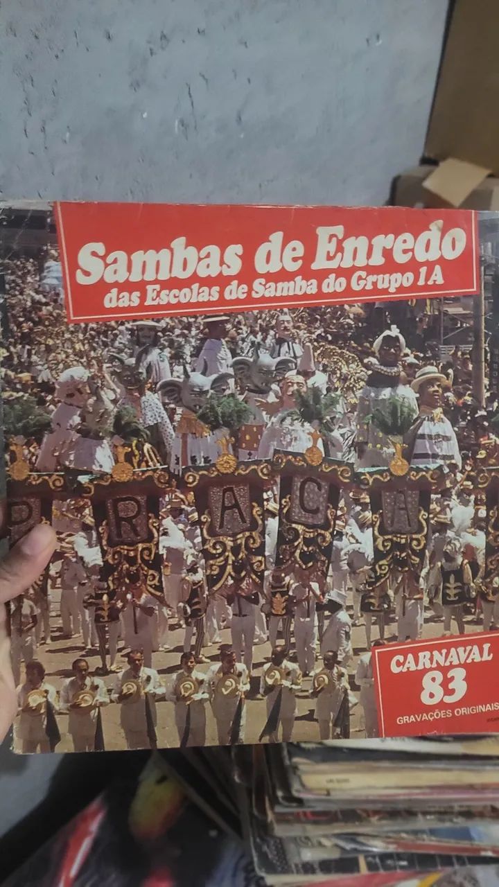 Desapego Lote de mais de 130 discos vinil 